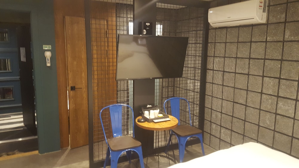 Deluxe Room - Photo 9