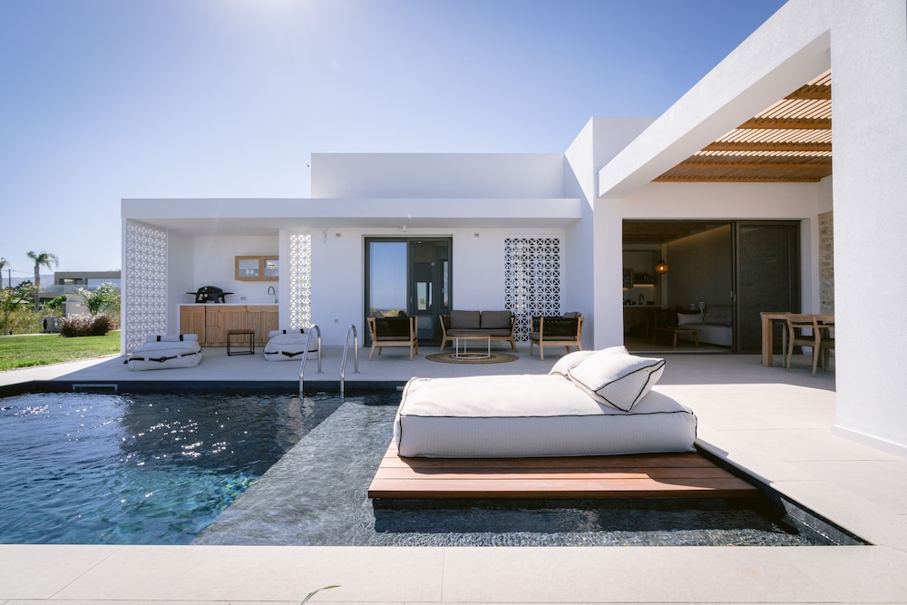 1 Bedroom villa with Tesla photo 3