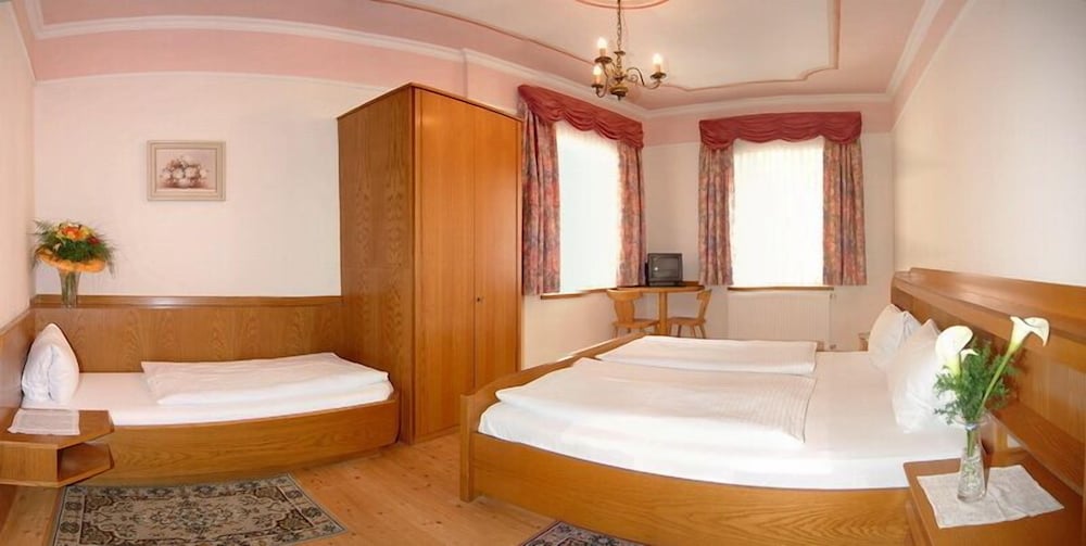 Triple Room - Photo 1