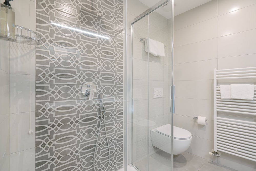 Deluxe Suite, 2 Bedrooms, Annex Building - Photo 11