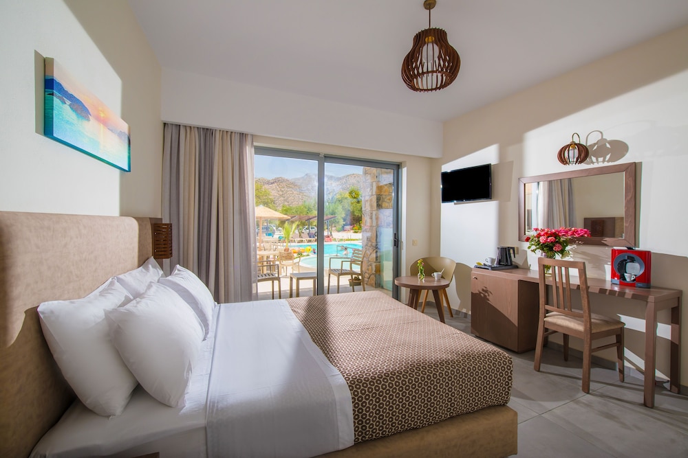 Superior Studio (Single)