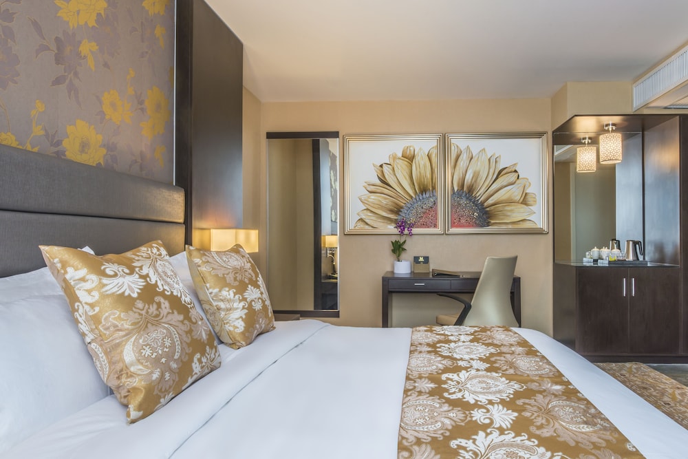 Junior Suite, 1 King Bed photo 2