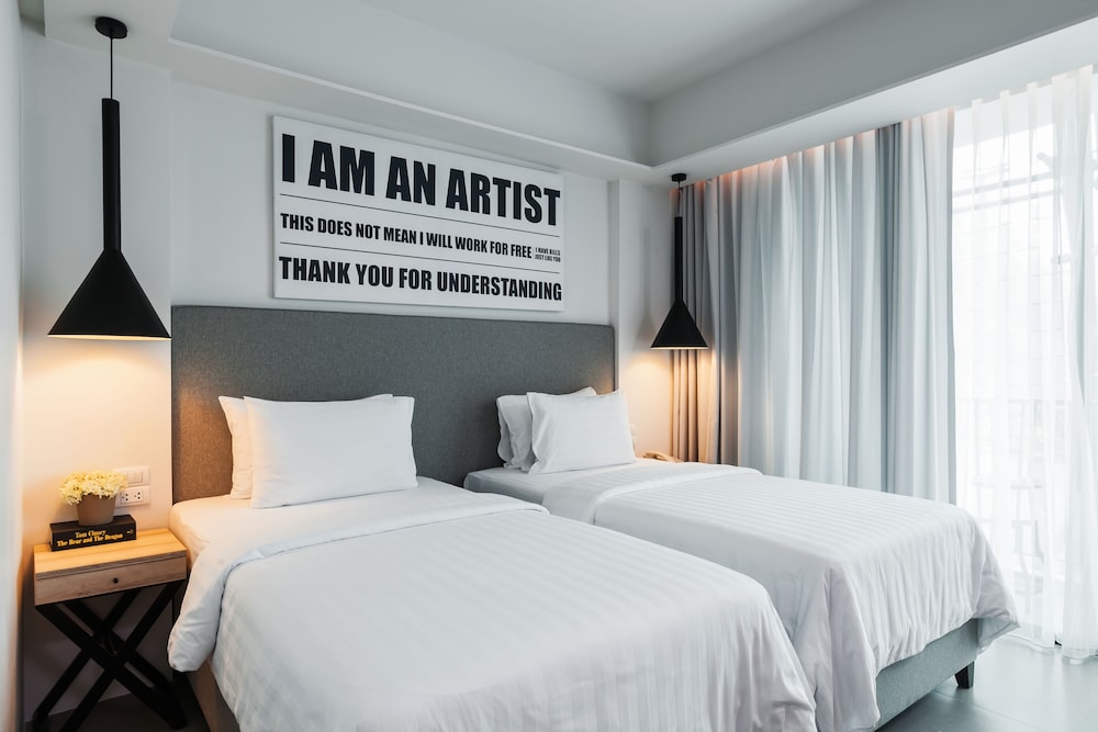 Deluxe Room - Photo 4