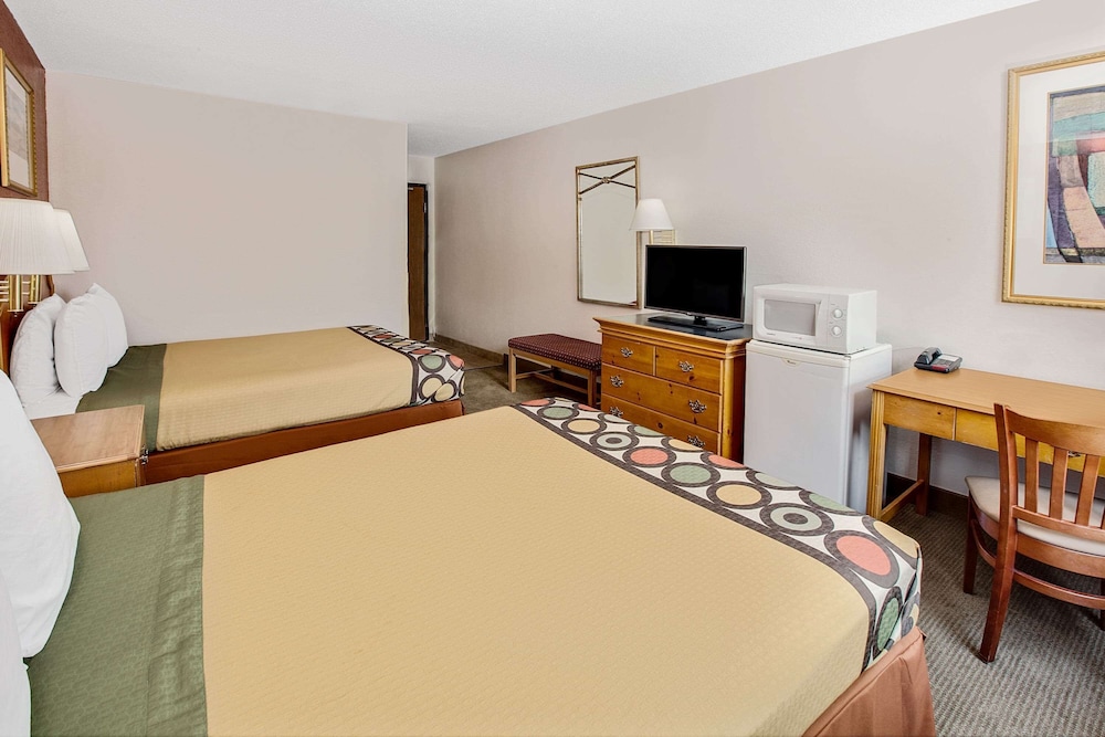 Standard Room, 2 Queen Beds - Photo 1