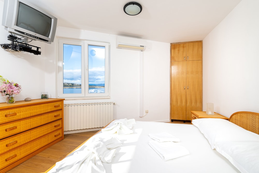 Family Room, Balcony, Sea View photo 1