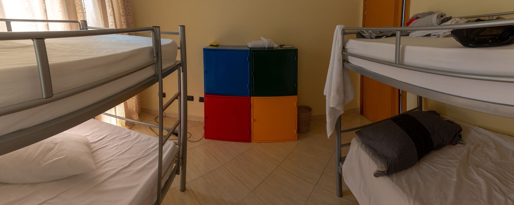 Shared Dormitory, Mixed Dorm, Shared Bathroom (12)