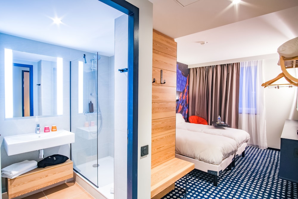 Standard Room, 2 Twin Beds - Photo 3