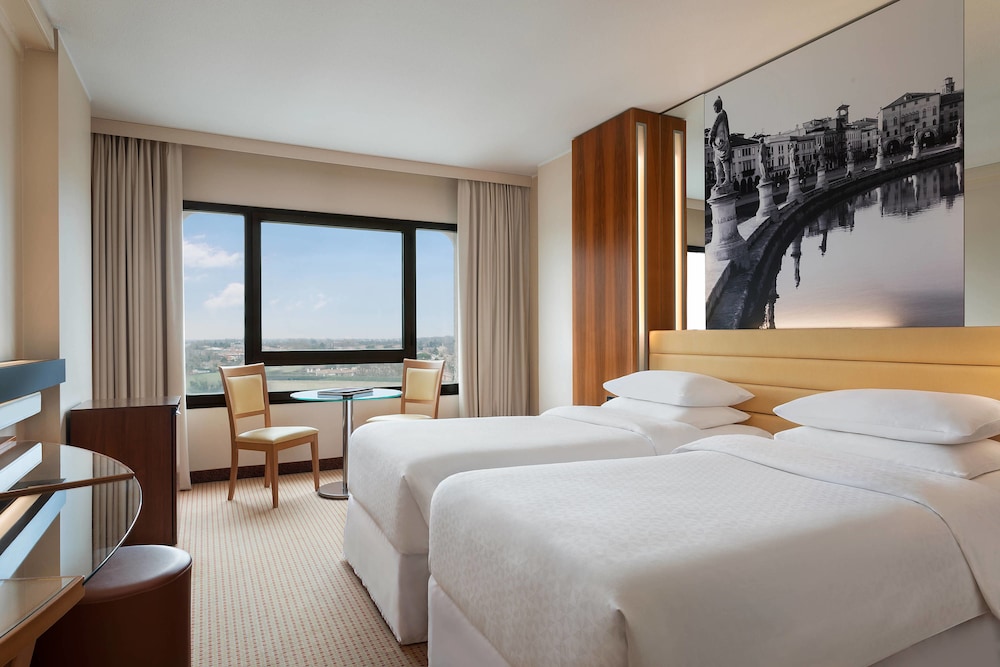 Deluxe Room, 2 Twin Beds