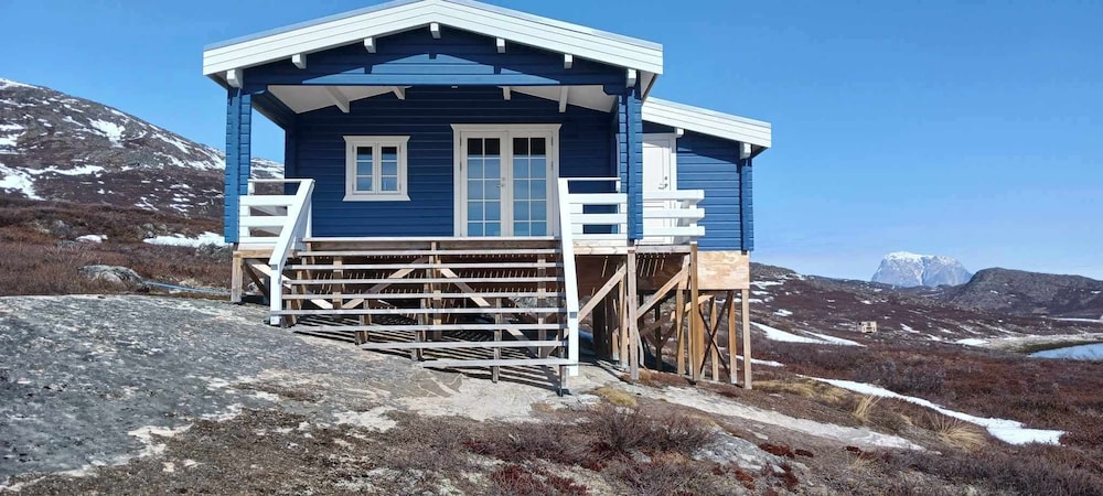Blue Cabin photo 1