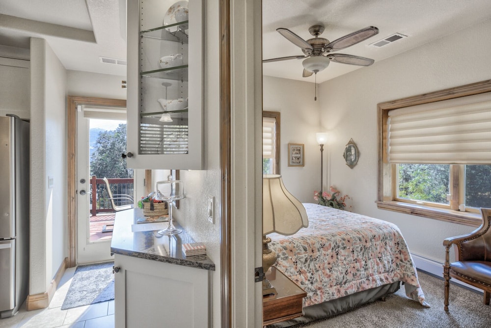 House (2 Bedrooms)