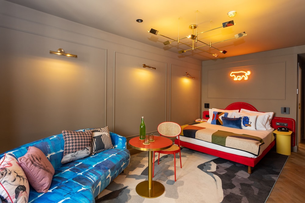 Basic Studio, 1 Queen Bed