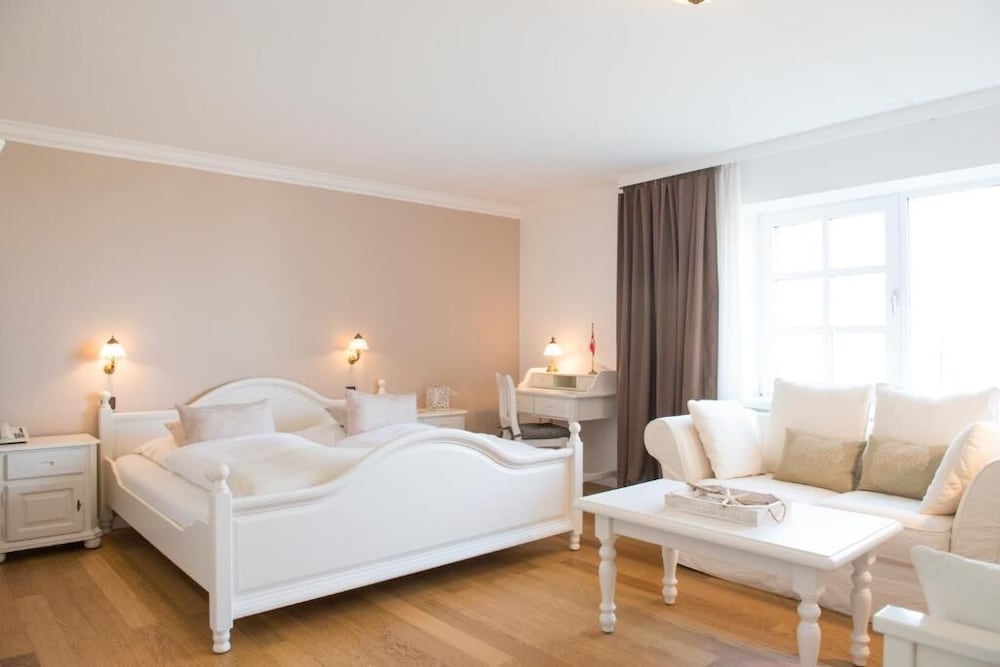 Comfort Studio Suite, Partial Sea View