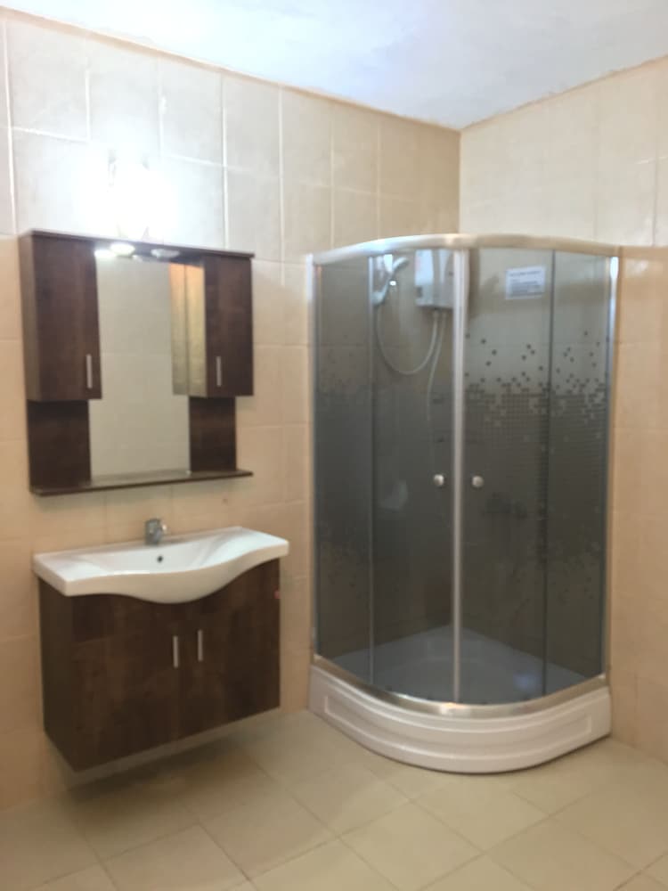 Family Apartment, 2 Bedrooms, Private Bathroom, Slope side photo 2