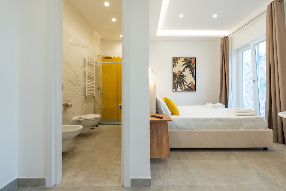 Deluxe Studio Suite - Photo 4