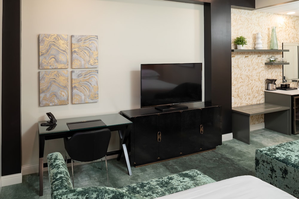Standard Room, 2 Queen Beds, City View (Dazzling Green QQ) photo 2