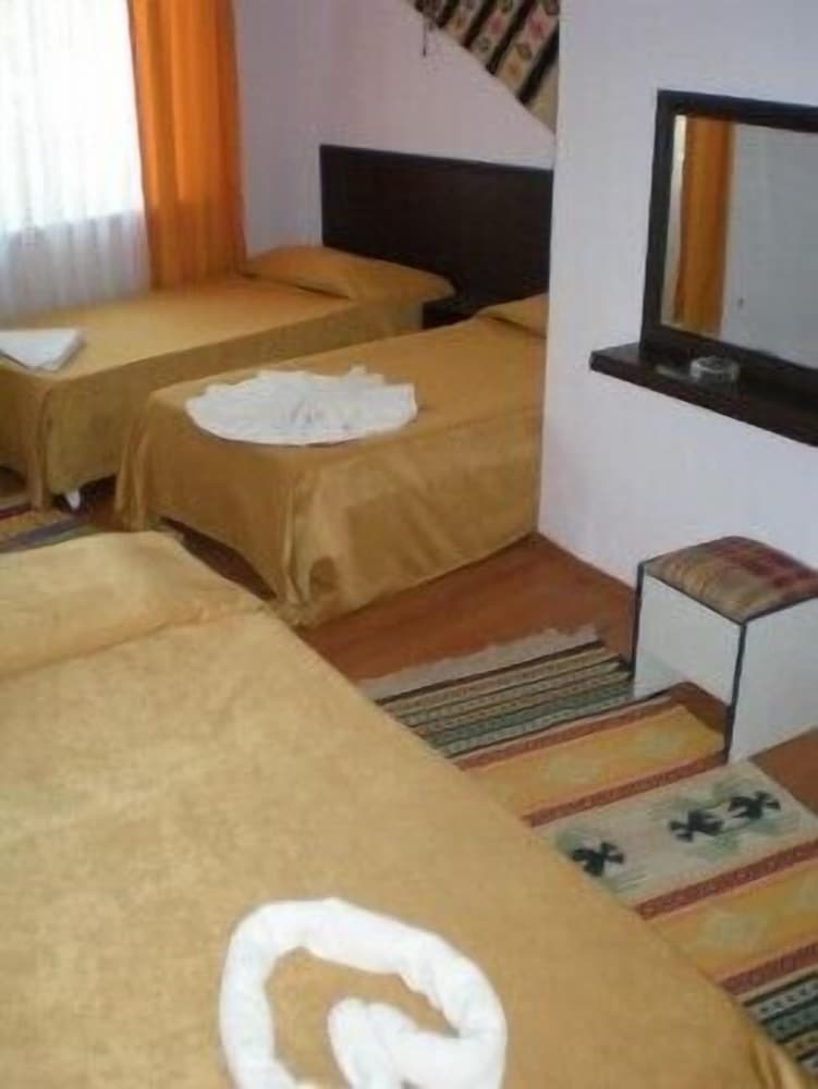 One Bed in a Dorm Room  for 10 People photo 1