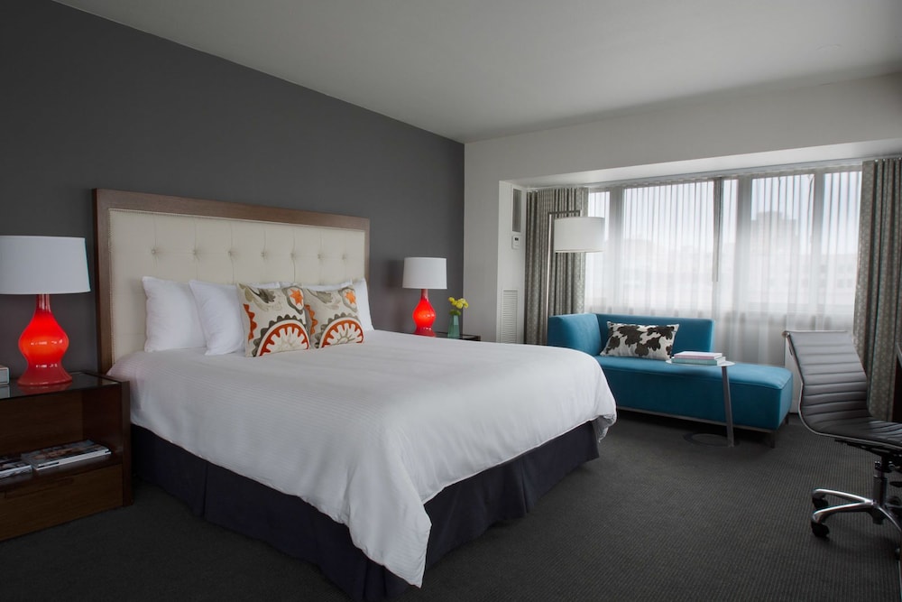 Room, 1 King Bed, Accessible - Photo 2