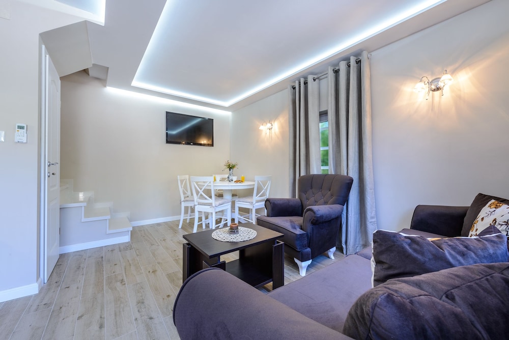 Premium House, City View