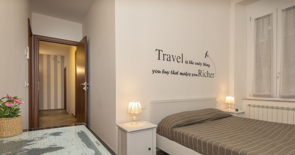 Standard Double Room, 1 King Bed photo 3
