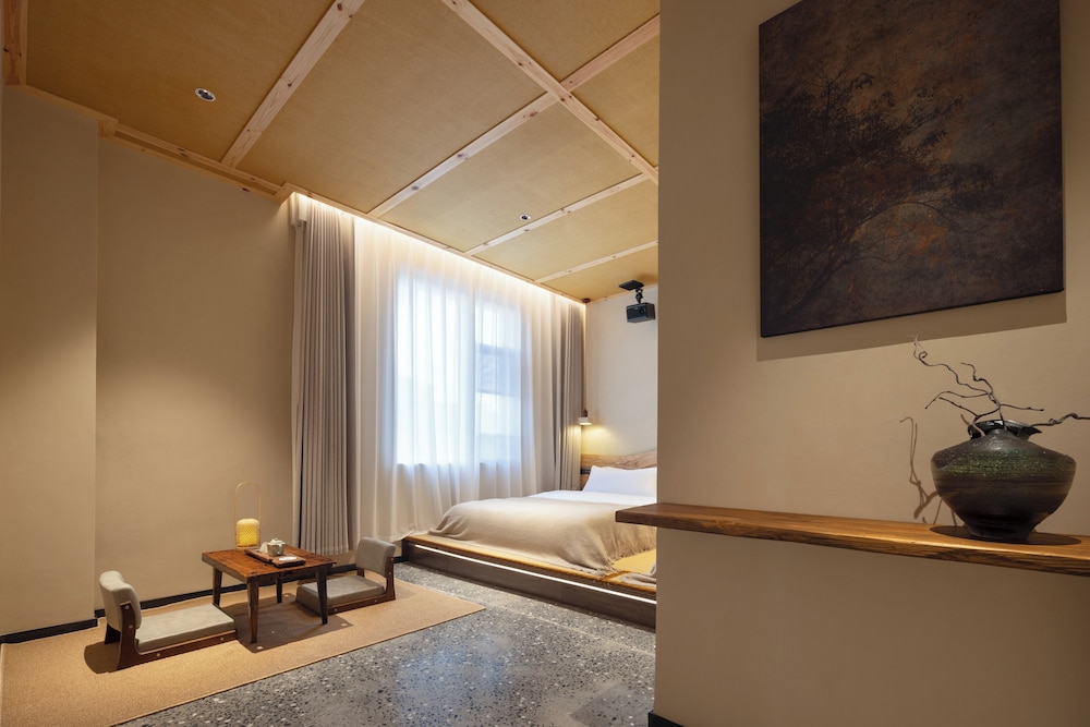 Twin Room, Courtyard View