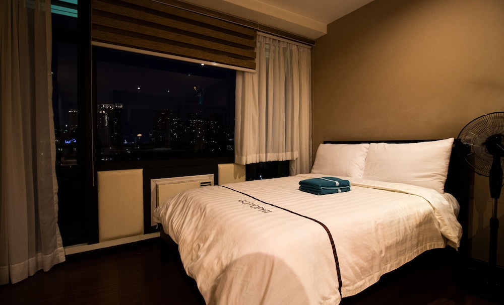 Basic Studio, Balcony, City View