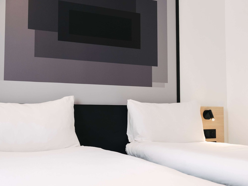 Standard Room, 2 Twin Beds - Photo 6