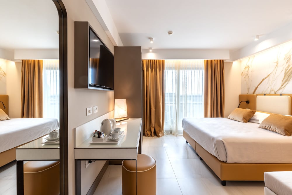 Deluxe Triple Room - Photo 12