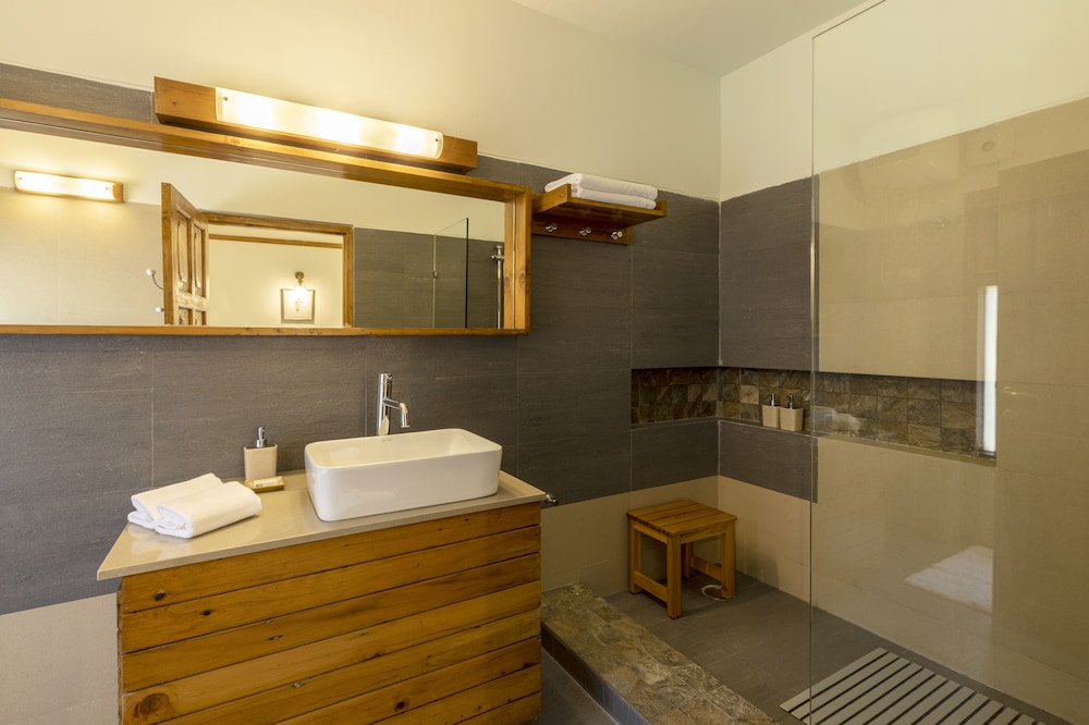 Suite, 2 Bedrooms (Deodar) - Photo 4