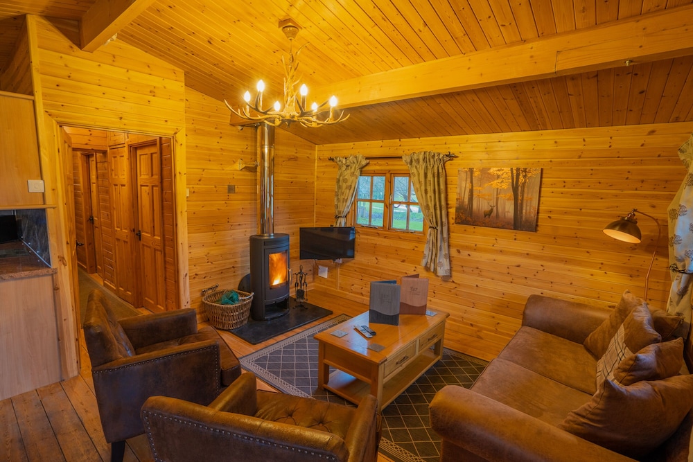 Deer Walk Log Cabin photo 1