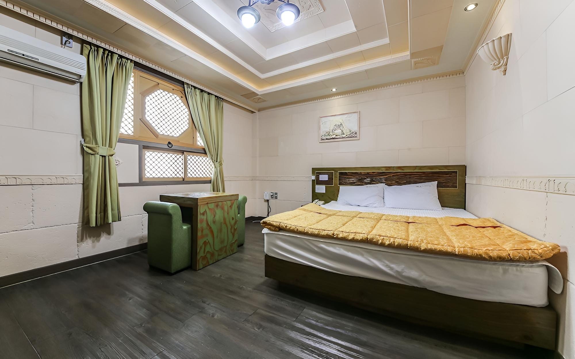 Room (Special room (healthy loess room)) - Photo 8