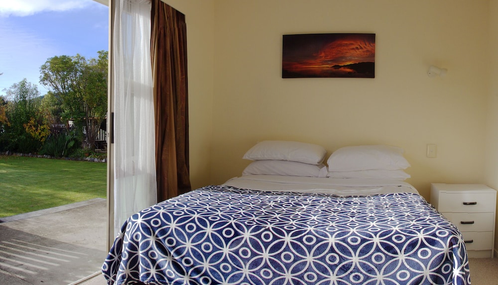 Economy Apartment, 2 Bedrooms, Kitchen photo 3