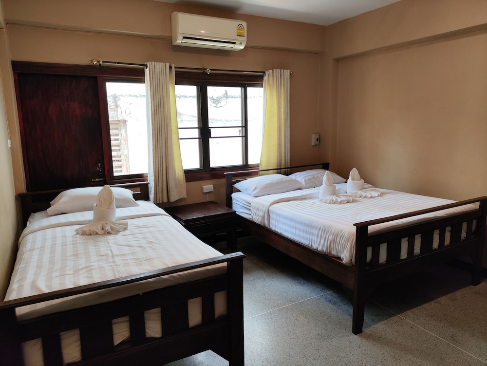 Superior Triple Room with AC