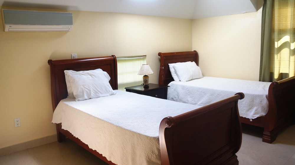 Deluxe Studio Suite, 2 Bedrooms, Kitchenette