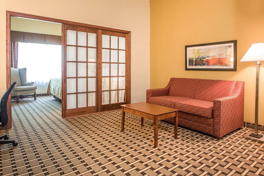 Room, 1 King Bed, Non Smoking - Photo 2