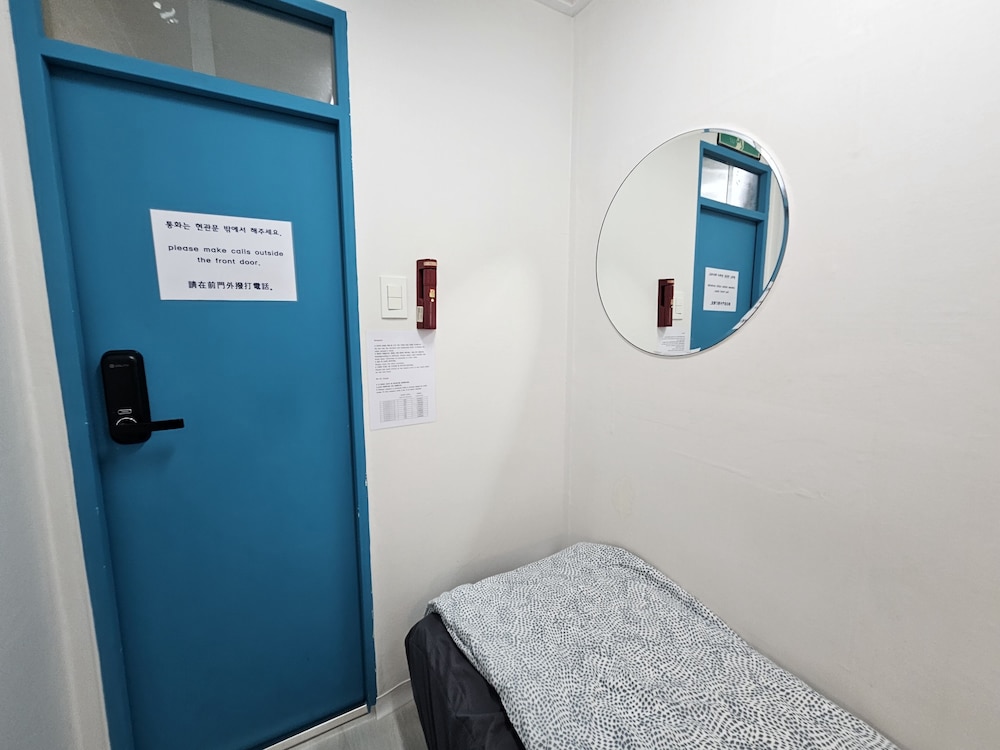 Deluxe Room, Women only, Non Smoking, Shared Bathroom(415)(Self check-In Hotel,Please contact HOTEL)
