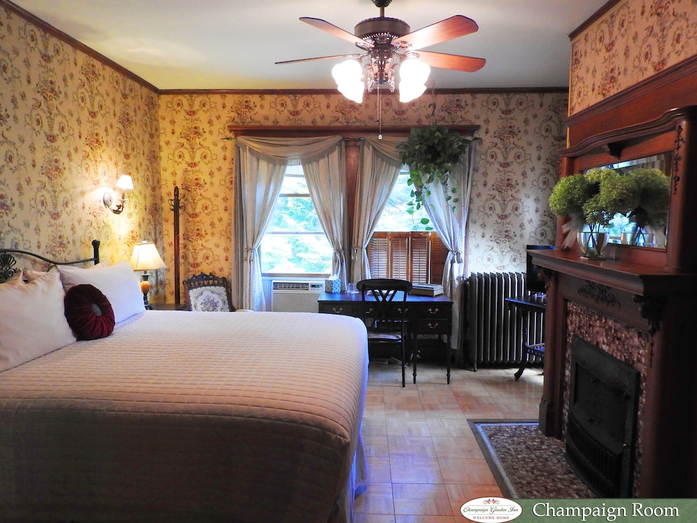 Champaign Room (2nd Floor) photo 2