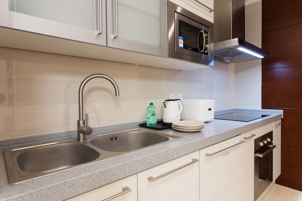 Elegant-Family Suite With Seaview photo 2