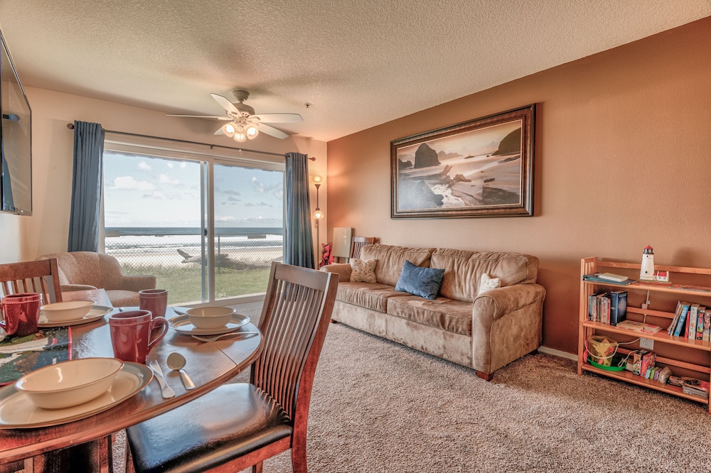 Signature Condo, 1 Bedroom, Kitchen, Beach View photo 1