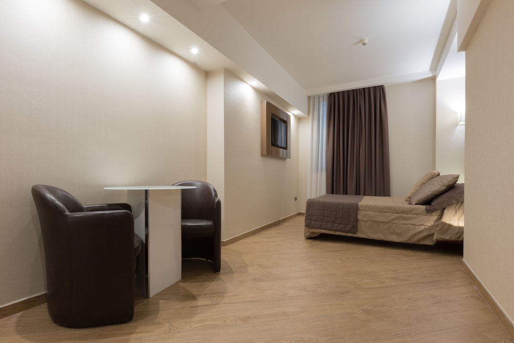 Superior Double or Twin Room - Photo 9