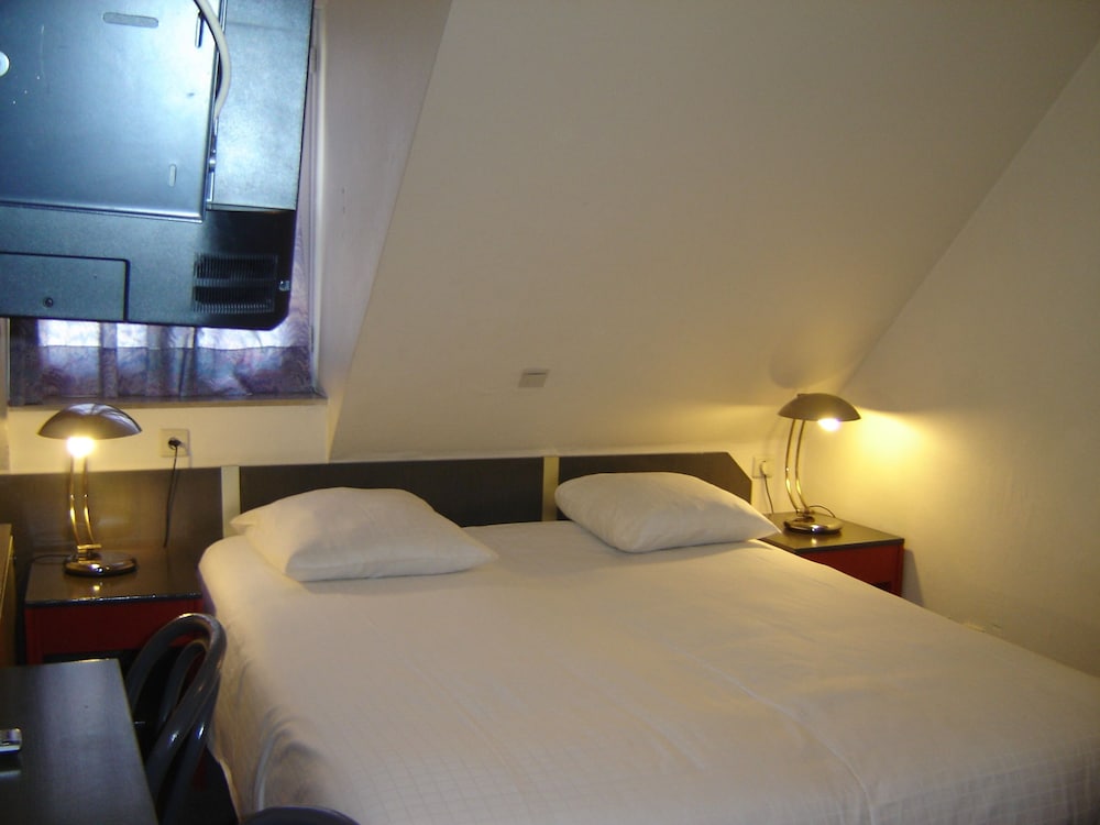 Standard Double Room - Photo 1