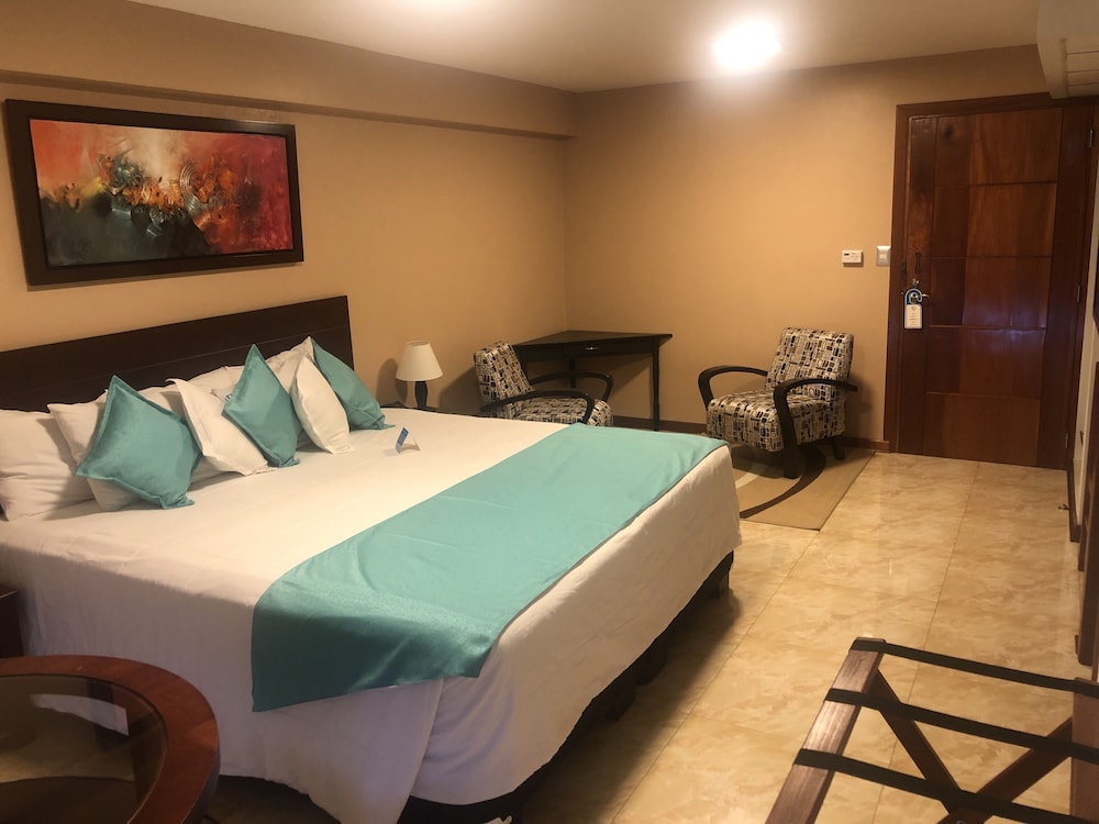 Deluxe Suite photo 1