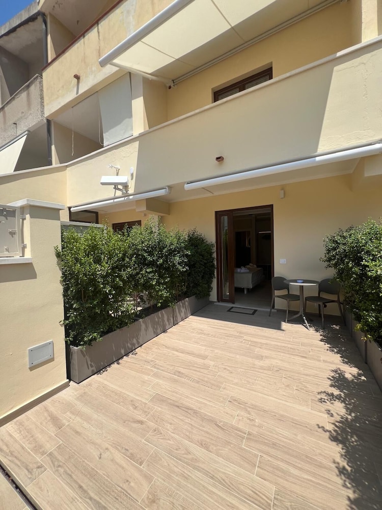 Comfort Room, Patio, Courtyard View