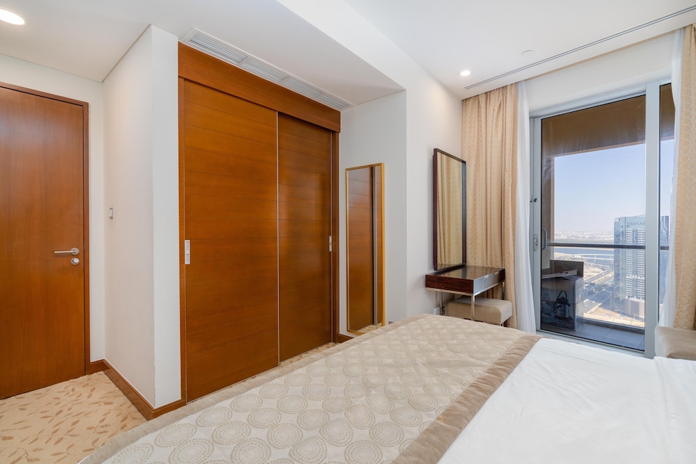 Classic Apartment (Partial Burj View) photo 2
