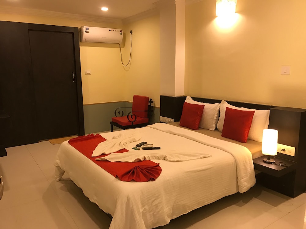 Basic Double Room, 1 Queen Bed