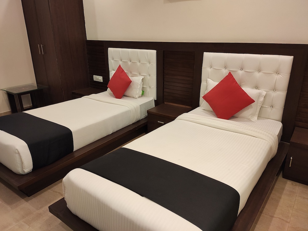 Deluxe Twin Room photo 2