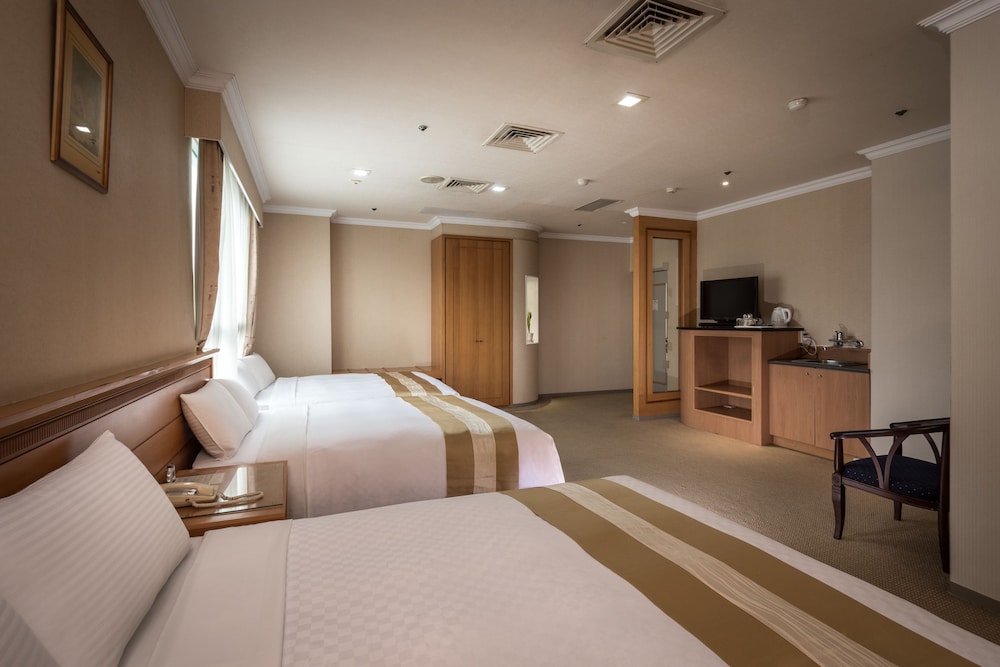 Deluxe Quadruple Room - Photo 6