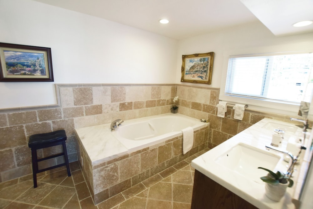 Panoramic Penthouse, Multiple Beds, Bay View photo 3
