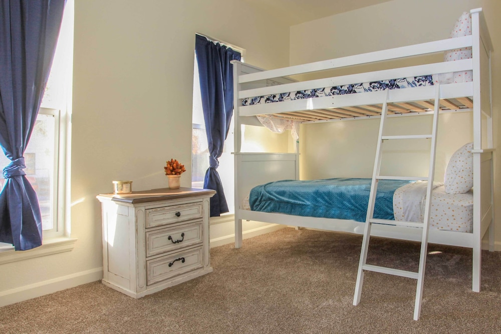 House (2 Bedrooms) photo 2
