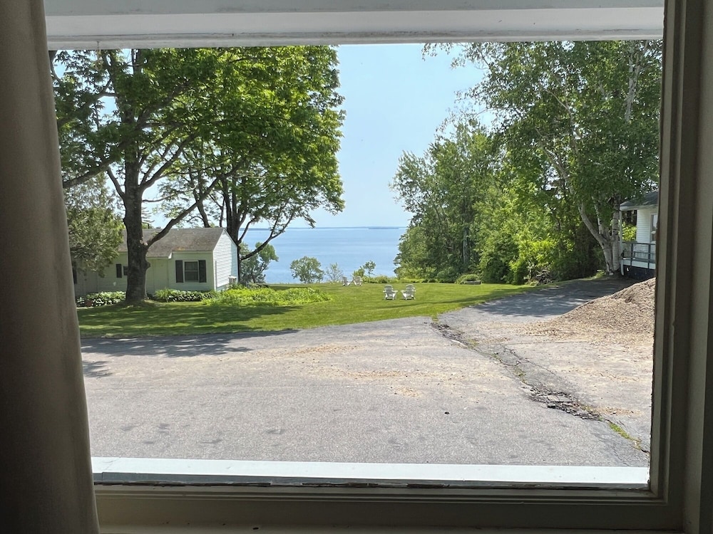 Room 14: Oceanview w/2 Doubles - Photo 7