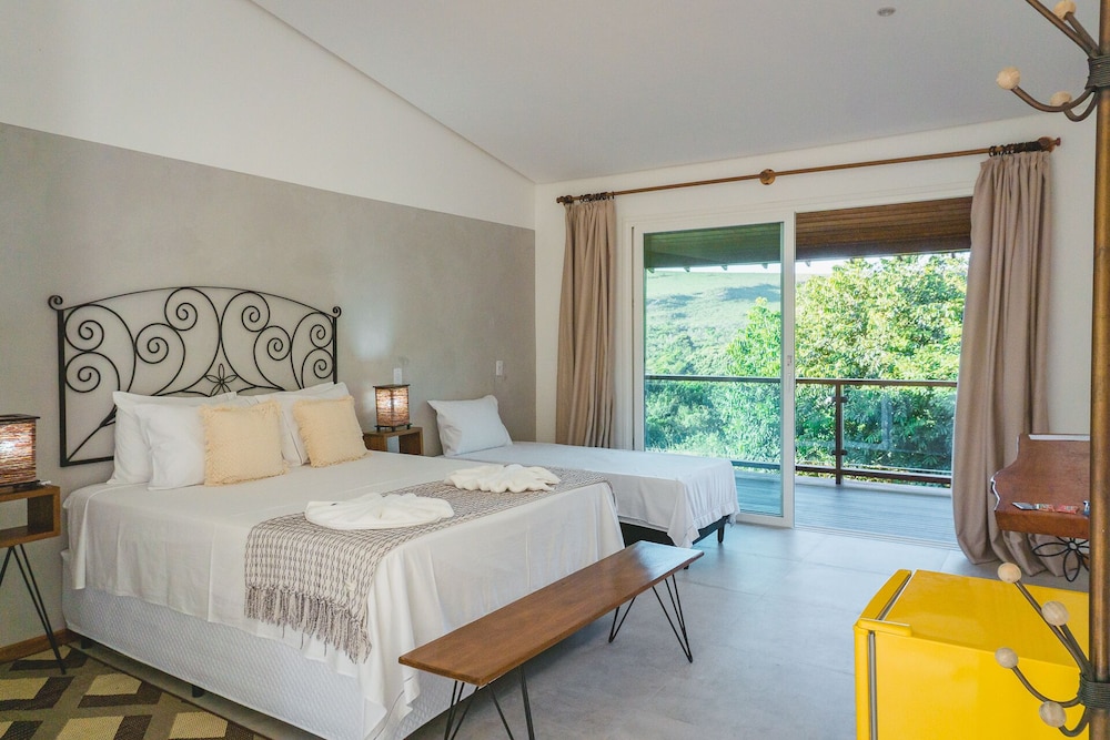 Deluxe Room - Photo 10